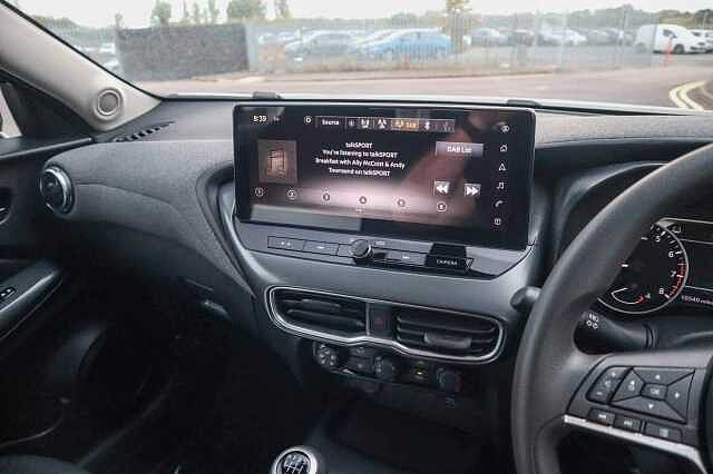 Nissan Juke 1.0 DIG-T Acenta Premium SUV 5dr Petrol Manual Euro 6 (s/s) (114 ps)