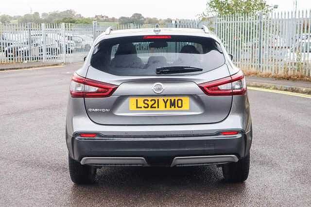 Nissan Qashqai 1.3 DIG-T N-Motion SUV 5dr Petrol Manual Euro 6 (s/s) (140 ps)