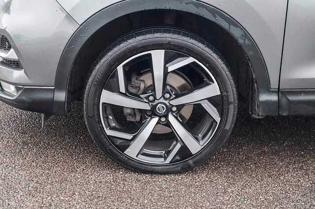 Nissan Qashqai 1.3 DIG-T N-Motion SUV 5dr Petrol Manual Euro 6 (s/s) (140 ps)