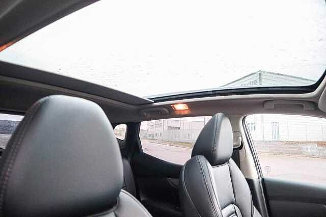 Nissan Qashqai 1.3 DIG-T N-Motion SUV 5dr Petrol Manual Euro 6 (s/s) (140 ps)