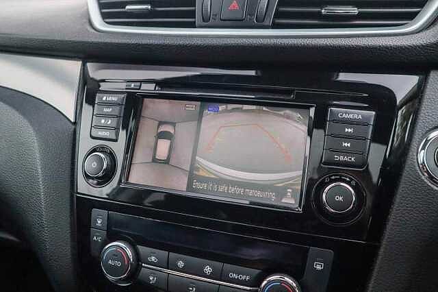 Nissan Qashqai 1.3 DIG-T N-Motion SUV 5dr Petrol Manual Euro 6 (s/s) (140 ps)