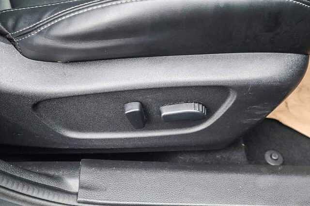 Nissan Qashqai 1.3 DIG-T N-Motion SUV 5dr Petrol Manual Euro 6 (s/s) (140 ps)