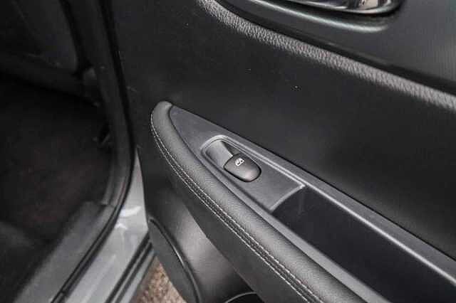 Nissan Qashqai 1.3 DIG-T N-Motion SUV 5dr Petrol Manual Euro 6 (s/s) (140 ps)