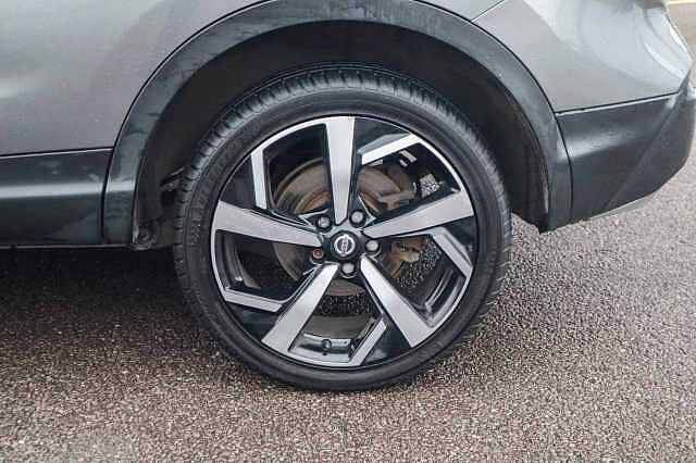 Nissan Qashqai 1.3 DIG-T N-Motion SUV 5dr Petrol Manual Euro 6 (s/s) (140 ps)