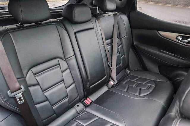 Nissan Qashqai 1.3 DIG-T N-Motion SUV 5dr Petrol Manual Euro 6 (s/s) (140 ps)