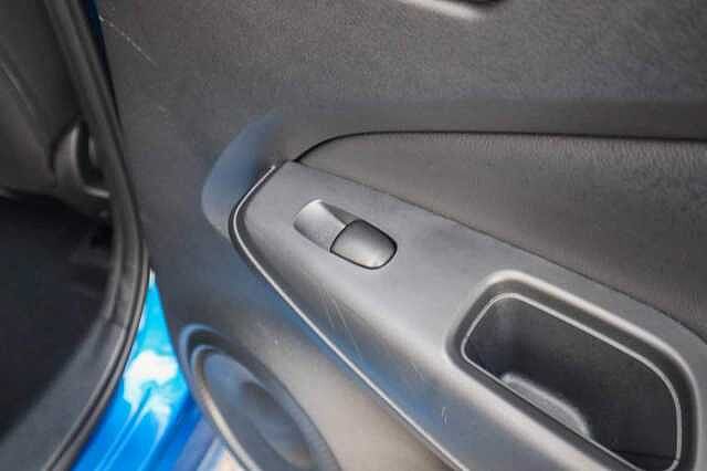 Nissan Juke 1.0 DIG-T N-Connecta SUV 5dr Petrol Manual Euro 6 (s/s) (114 ps)