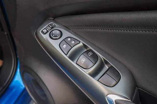 Nissan Juke 1.0 DIG-T N-Connecta SUV 5dr Petrol Manual Euro 6 (s/s) (114 ps)