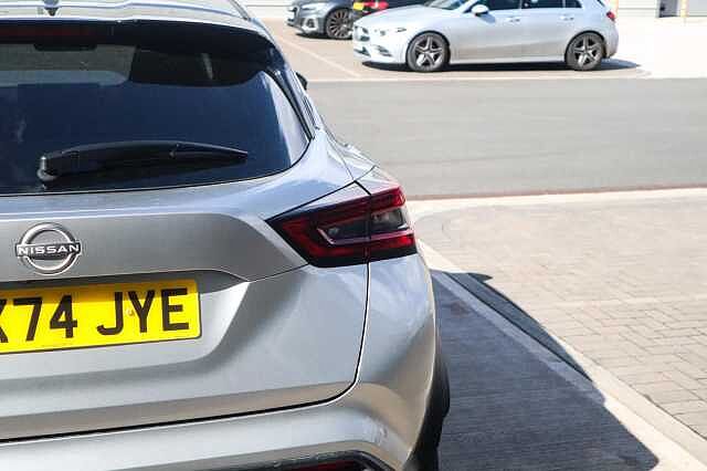 Nissan Juke 1.0 DIG-T N-Connecta SUV 5dr Petrol Manual Euro 6 (s/s) (114 ps)