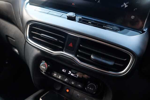 Nissan Juke 1.0 DIG-T N-Connecta SUV 5dr Petrol Manual Euro 6 (s/s) (114 ps)