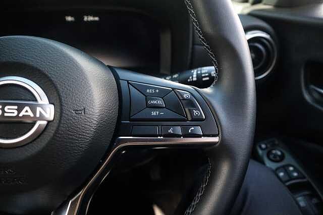 Nissan Juke 1.0 DIG-T N-Connecta SUV 5dr Petrol Manual Euro 6 (s/s) (114 ps)