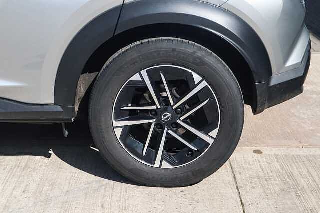 Nissan Juke 1.0 DIG-T N-Connecta SUV 5dr Petrol Manual Euro 6 (s/s) (114 ps)