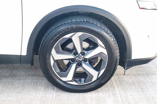 Nissan Qashqai 1.3 DIG-T MHEV N-Connecta SUV 5dr Petrol Hybrid Manual Euro 6 (s/s) (140 ps)