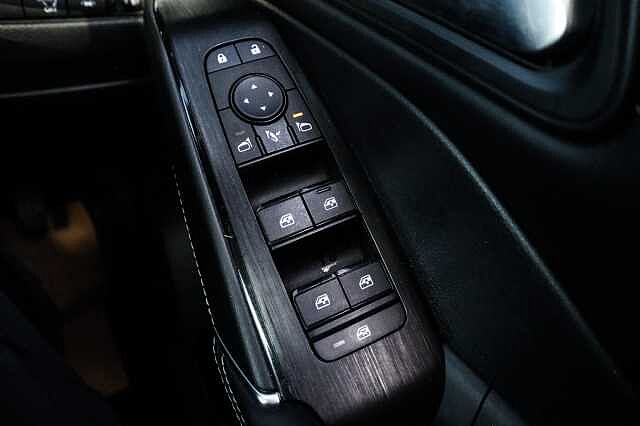 Nissan Qashqai 1.3 DIG-T MHEV N-Connecta SUV 5dr Petrol Hybrid Manual Euro 6 (s/s) (140 ps)