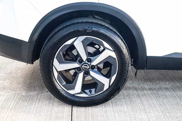 Nissan Qashqai 1.3 DIG-T MHEV N-Connecta SUV 5dr Petrol Hybrid Manual Euro 6 (s/s) (140 ps)