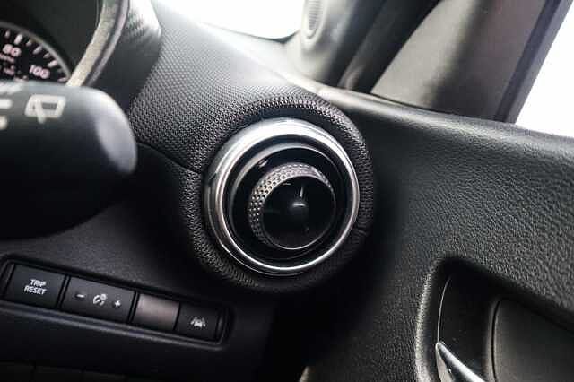 Nissan Juke 1.0 DIG-T Acenta SUV 5dr Petrol Manual Euro 6 (s/s) (117 ps)