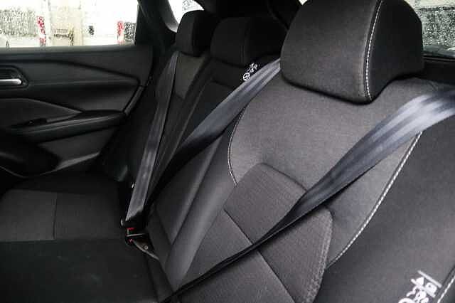 Nissan Qashqai 1.3 DIG-T MHEV N-Connecta SUV 5dr Petrol Hybrid XTRON Euro 6 (s/s) (158 ps)