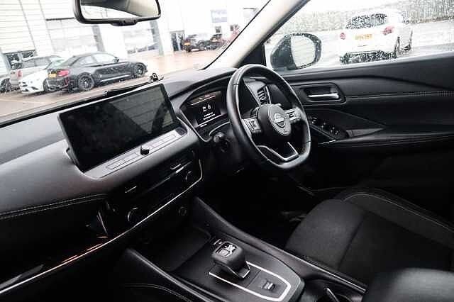 Nissan Qashqai 1.3 DIG-T MHEV N-Connecta SUV 5dr Petrol Hybrid XTRON Euro 6 (s/s) (158 ps)
