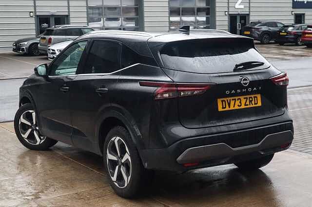 Nissan Qashqai 1.3 DIG-T MHEV N-Connecta SUV 5dr Petrol Hybrid XTRON Euro 6 (s/s) (158 ps)