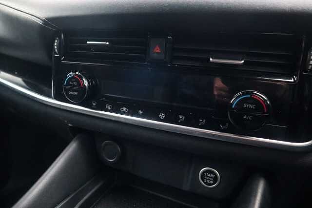 Nissan Qashqai 1.3 DIG-T MHEV N-Connecta SUV 5dr Petrol Hybrid XTRON Euro 6 (s/s) (158 ps)