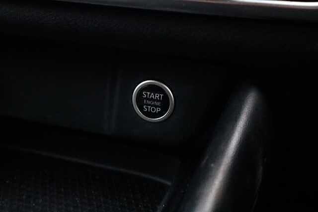 Nissan Qashqai 1.3 DIG-T MHEV N-Connecta SUV 5dr Petrol Hybrid XTRON Euro 6 (s/s) (158 ps)