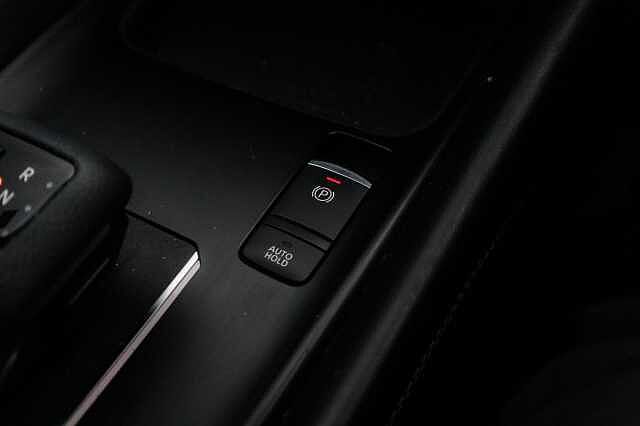 Nissan Qashqai 1.3 DIG-T MHEV N-Connecta SUV 5dr Petrol Hybrid XTRON Euro 6 (s/s) (158 ps)