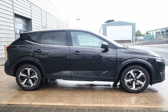 Nissan Qashqai 1.3 DIG-T MHEV N-Connecta SUV 5dr Petrol Hybrid XTRON Euro 6 (s/s) (158 ps)