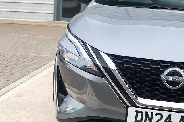 Nissan Qashqai 1.3 DIG-T MHEV N-Connecta SUV 5dr Petrol Hybrid XTRON Euro 6 (s/s) (158 ps)