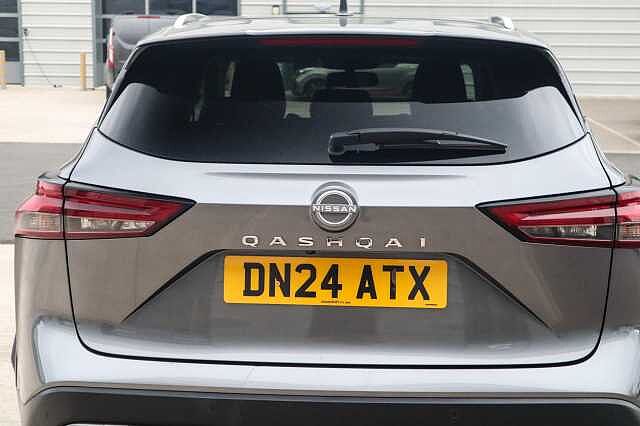 Nissan Qashqai 1.3 DIG-T MHEV N-Connecta SUV 5dr Petrol Hybrid XTRON Euro 6 (s/s) (158 ps)