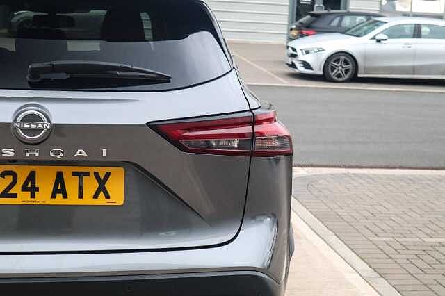 Nissan Qashqai 1.3 DIG-T MHEV N-Connecta SUV 5dr Petrol Hybrid XTRON Euro 6 (s/s) (158 ps)