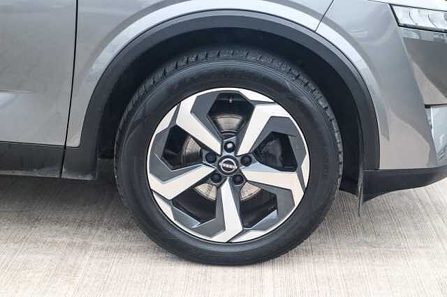 Nissan Qashqai 1.3 DIG-T MHEV N-Connecta SUV 5dr Petrol Hybrid XTRON Euro 6 (s/s) (158 ps)