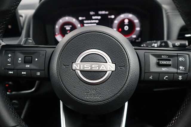 Nissan Qashqai 1.3 DIG-T MHEV N-Connecta SUV 5dr Petrol Hybrid XTRON Euro 6 (s/s) (158 ps)