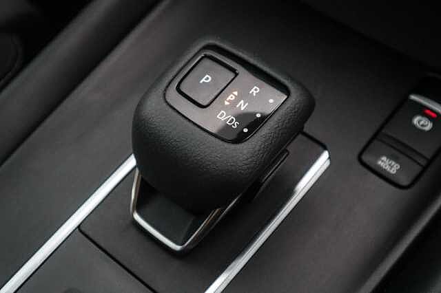 Nissan Qashqai 1.3 DIG-T MHEV N-Connecta SUV 5dr Petrol Hybrid XTRON Euro 6 (s/s) (158 ps)