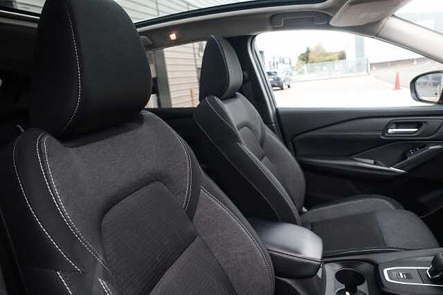 Nissan Qashqai 1.3 DIG-T MHEV N-Connecta SUV 5dr Petrol Hybrid XTRON Euro 6 (s/s) (158 ps)