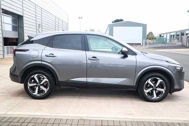 Nissan Qashqai 1.3 DIG-T MHEV N-Connecta SUV 5dr Petrol Hybrid XTRON Euro 6 (s/s) (158 ps)