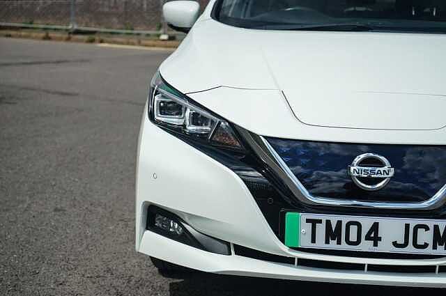 Nissan Leaf 40kWh Tekna Hatchback 5dr Electric Auto (150 ps)