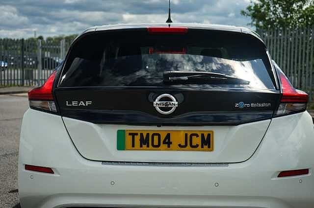 Nissan Leaf 40kWh Tekna Hatchback 5dr Electric Auto (150 ps)