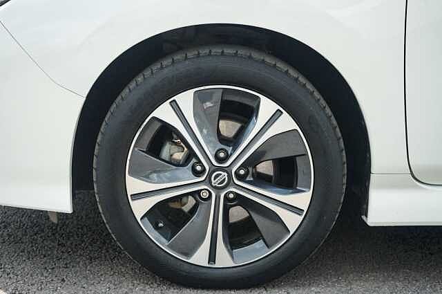 Nissan Leaf 40kWh Tekna Hatchback 5dr Electric Auto (150 ps)