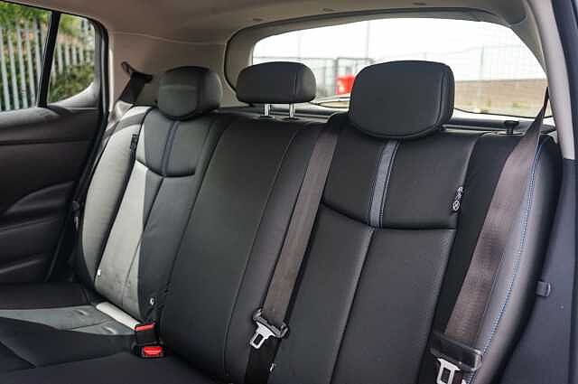 Nissan Leaf 40kWh Tekna Hatchback 5dr Electric Auto (150 ps)