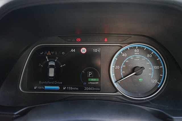 Nissan Leaf 40kWh Tekna Hatchback 5dr Electric Auto (150 ps)
