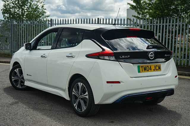 Nissan Leaf 40kWh Tekna Hatchback 5dr Electric Auto (150 ps)