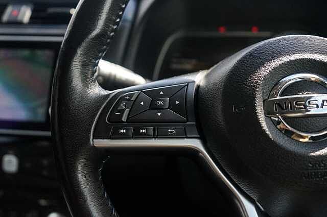 Nissan Leaf 40kWh Tekna Hatchback 5dr Electric Auto (150 ps)
