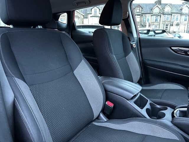 Nissan Qashqai 1.3 DIG-T Acenta Premium SUV 5dr Petrol Manual Euro 6 (s/s) (140 ps)