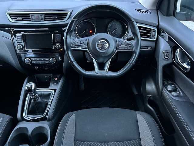 Nissan Qashqai 1.3 DIG-T Acenta Premium SUV 5dr Petrol Manual Euro 6 (s/s) (140 ps)