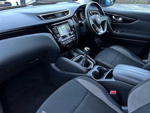 Nissan Qashqai 1.3 DIG-T Acenta Premium SUV 5dr Petrol Manual Euro 6 (s/s) (140 ps)