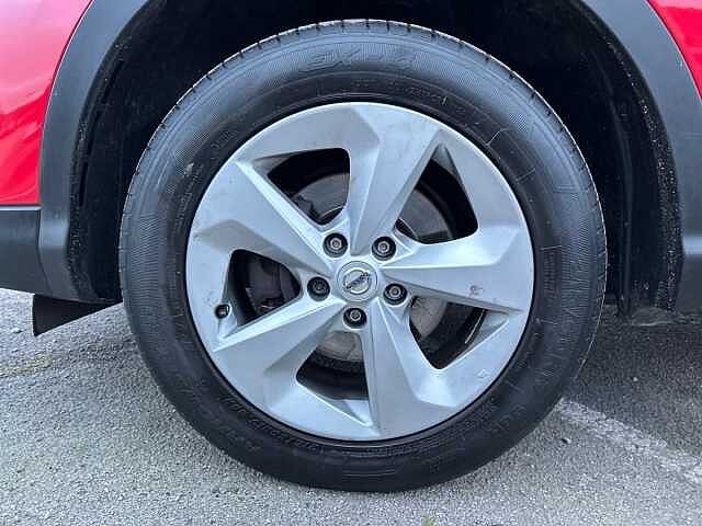 Nissan Qashqai 1.3 DIG-T Acenta Premium SUV 5dr Petrol Manual Euro 6 (s/s) (140 ps)