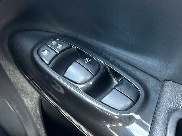 Nissan Juke 1.6 Tekna SUV 5dr Petrol XTRON Euro 6 (117 ps)