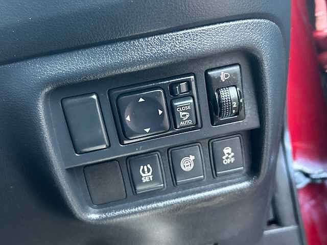 Nissan Juke 1.6 Tekna SUV 5dr Petrol XTRON Euro 6 (117 ps)