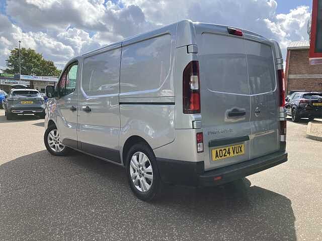 Nissan Primastar 2.0 dCi 130ps H1 Tekna Van