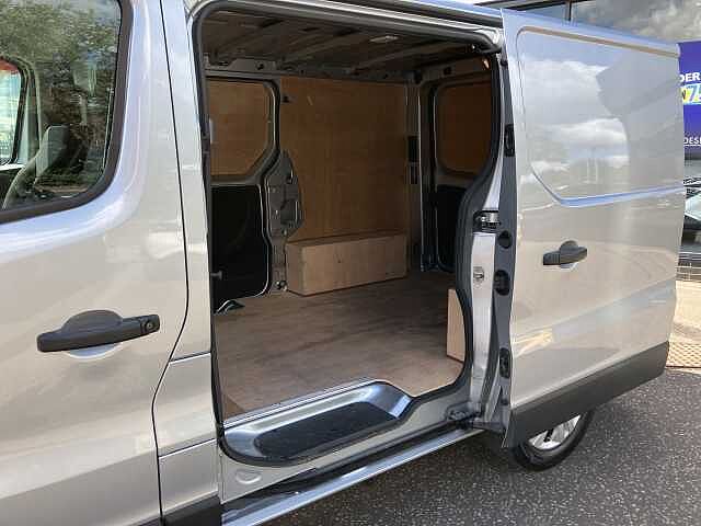 Nissan Primastar 2.0 dCi 130ps H1 Tekna Van