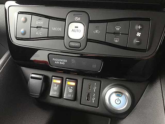 Nissan Leaf E (110kw) N-Connecta (39kWh) 5 Dr Hatchback